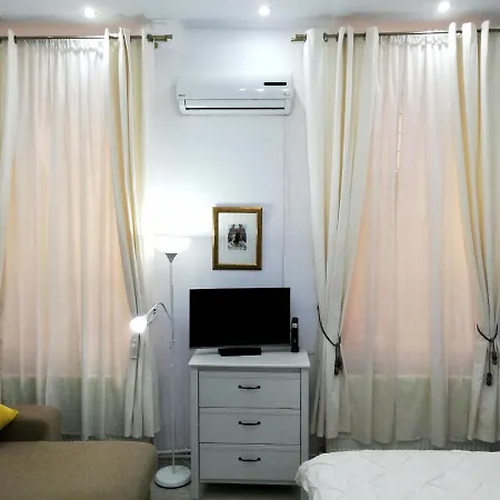 Ultracentral Studio For 4 Bukarest