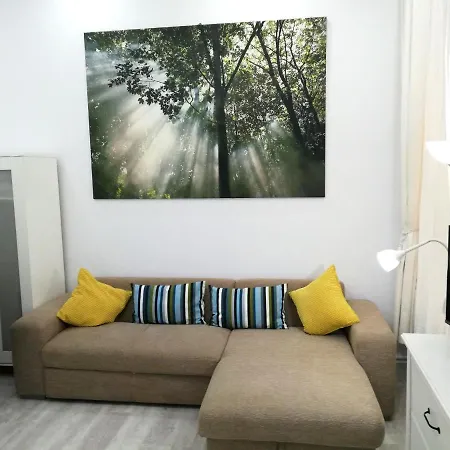 Ultracentral Studio For 4 *