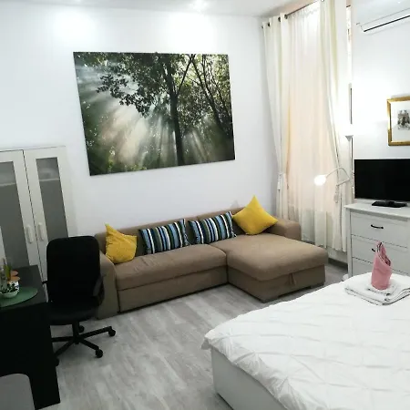 Ultracentral Studio For 4 * بوخارست