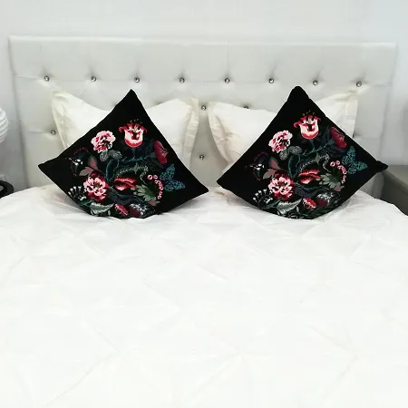 Ultracentral Studio For 4 Apartment *